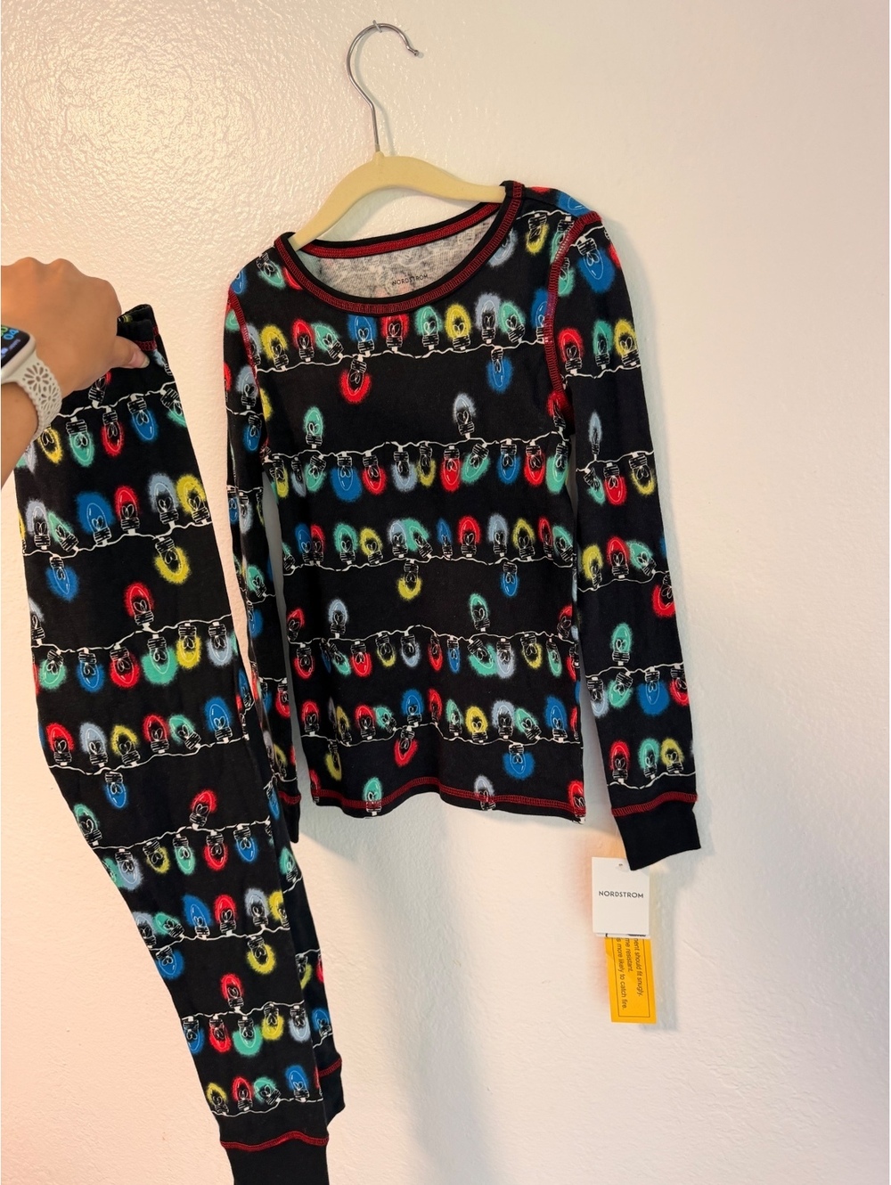 NWT Nordstrom glow in the dark holiday lights pajama set black - kids size 7